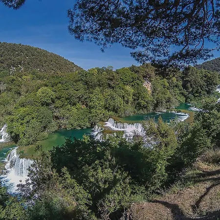 2 Bedroom In Brodarica (Sibenik-Knin)