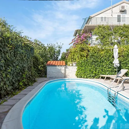 2 Bedroom In Brodarica (Sibenik-Knin)