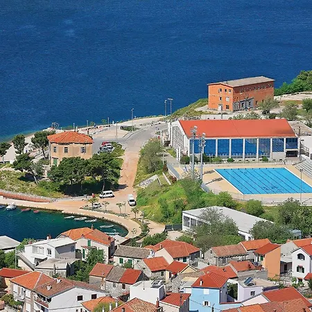 2 Bedroom In Feriehus Brodarica (Sibenik-Knin)
