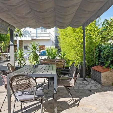 2 Bedroom In Brodarica (Sibenik-Knin)