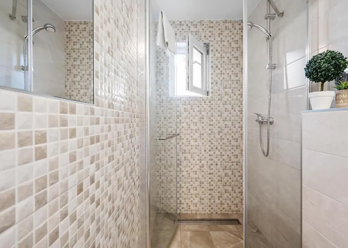 בית נופש 2 Bedroom In *