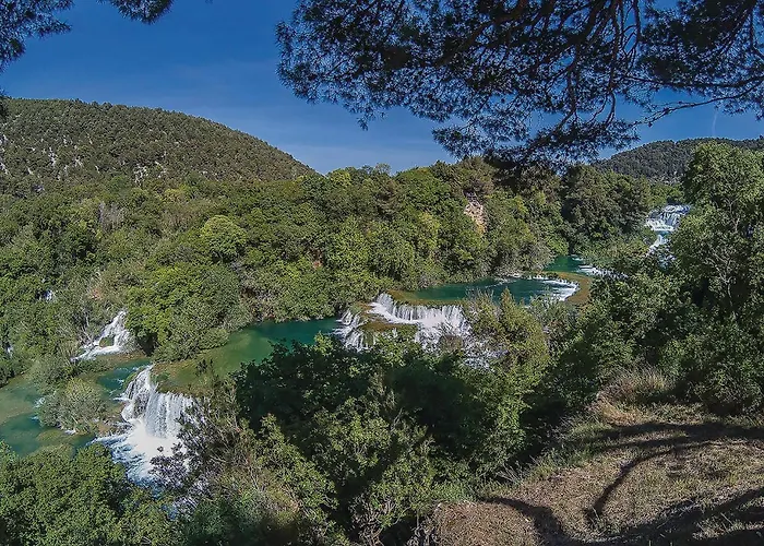 2 Bedroom In ברודאריצה