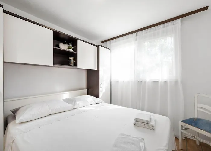 2 Bedroom In בית נופש ברודאריצה