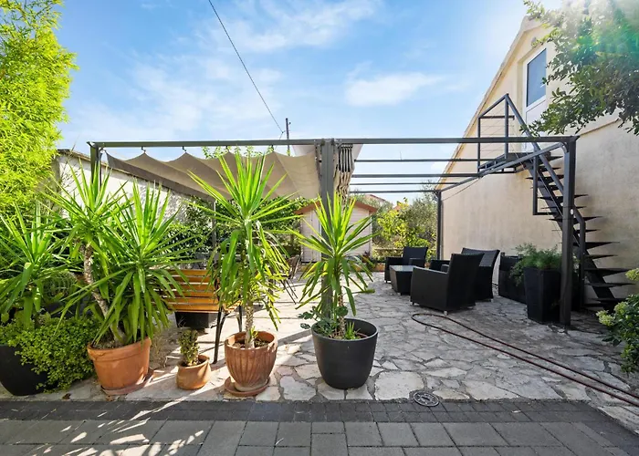 2 Bedroom In * ברודאריצה