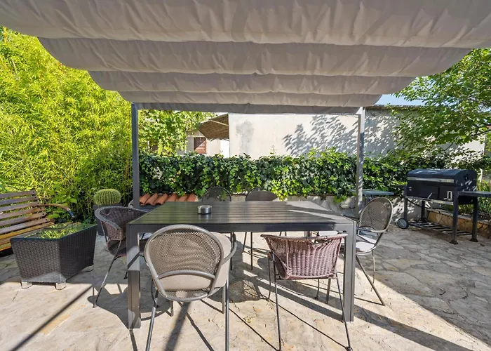 בית נופש 2 Bedroom In ברודאריצה