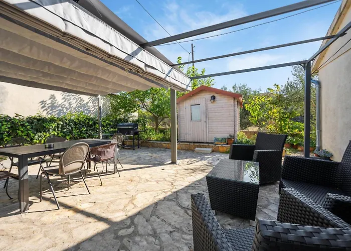 בית נופש 2 Bedroom In ברודאריצה